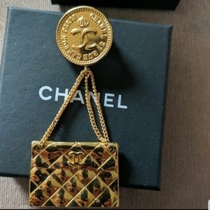 Vintage Chanel CC Quilted purse brooch